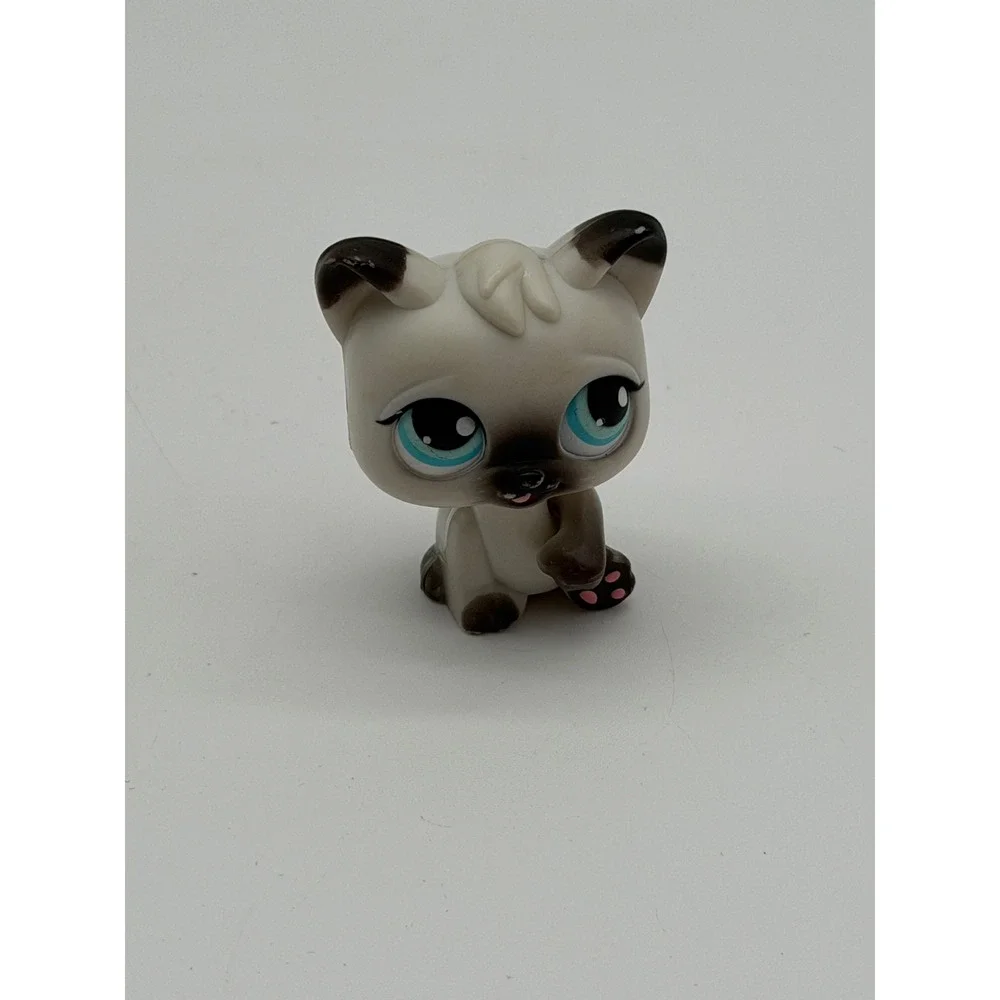 Hasbro Littlest Pet Shop Siamese Cat #180 Blue Eyes Pink Paw Print Vintage 2005